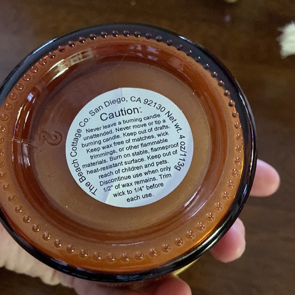 The Beach Cottage Co. Soy Candle - Picture 2 of 2